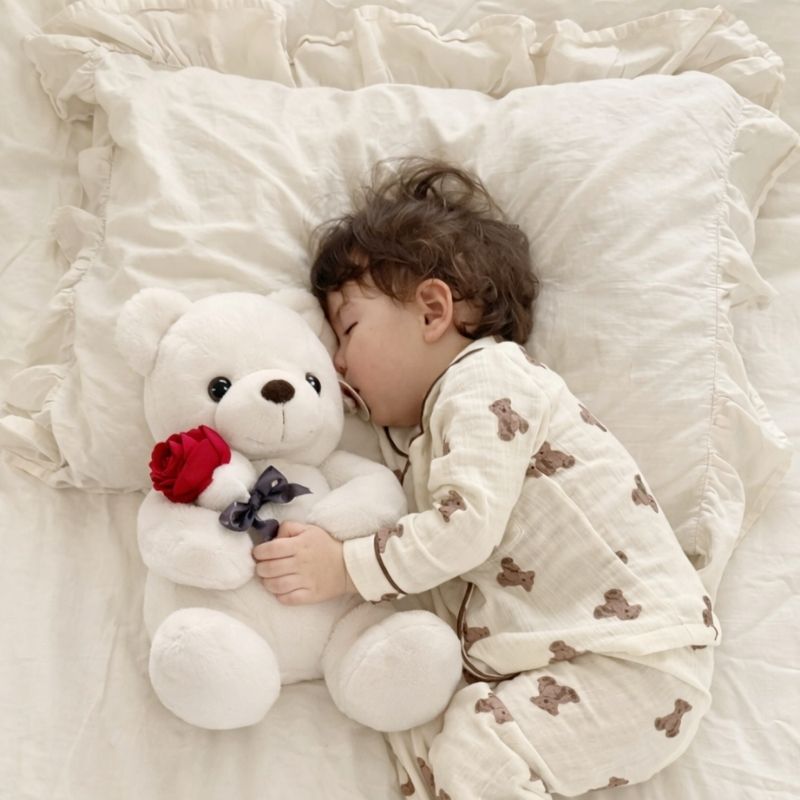 Juliana — White Rose Bear (23cm)